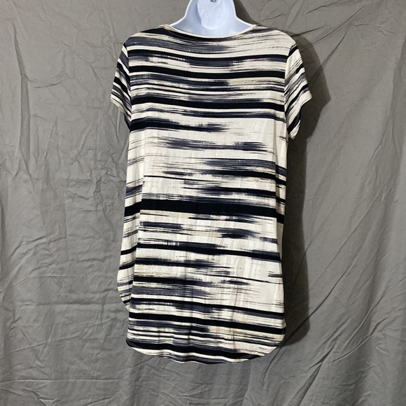 Loose casual shirt - Picture 2 of 3